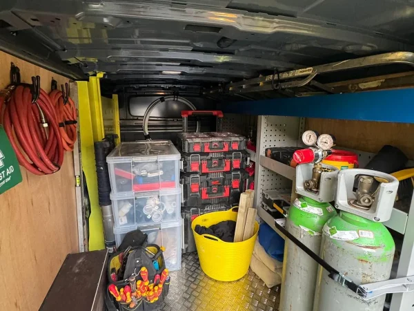 Fully-Equipped Vans to Fix Leaks Right Away